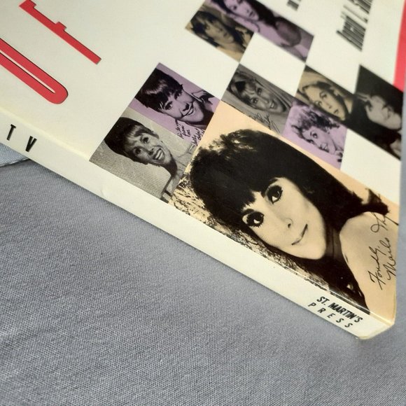 Sweethearts Of 60s TV Vintage 1989 First Edition Paperback - Picture 4 of 16